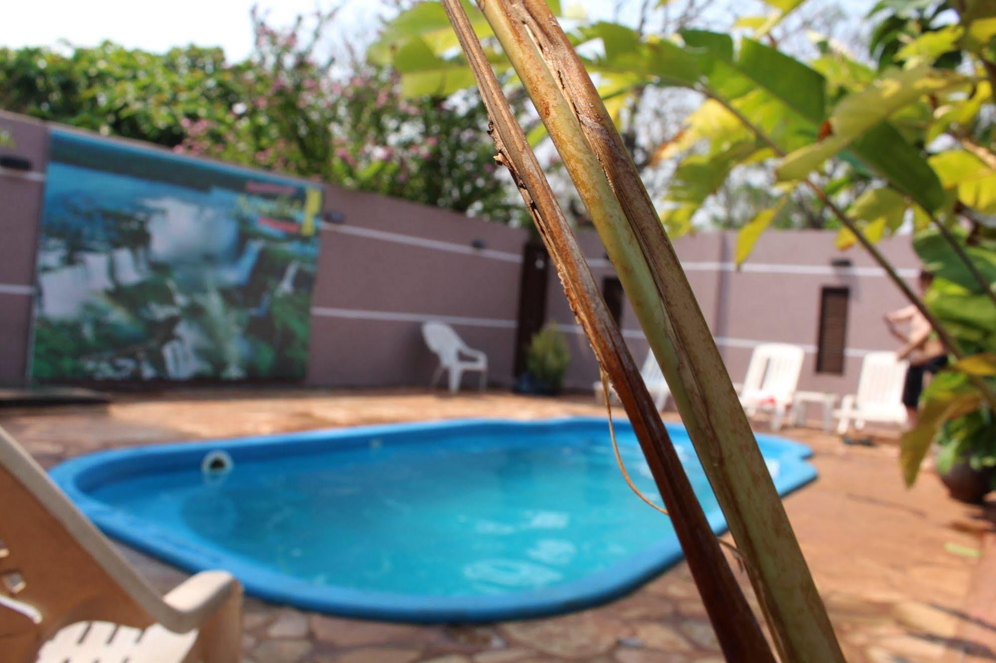 Residencial Noelia Hostel Puerto Iguazu Exterior photo